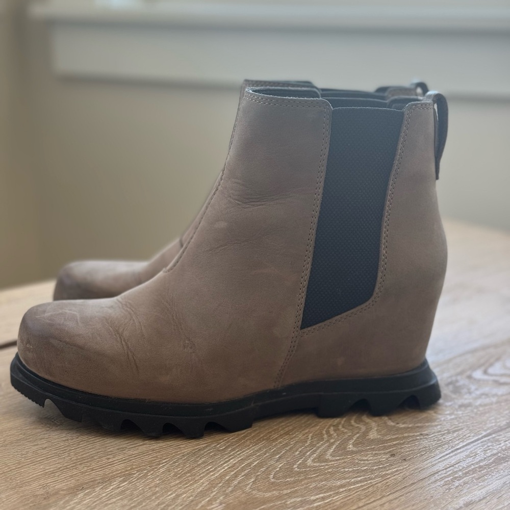Sorel Joan of Arc shoe! Almost new, hardly worn!
